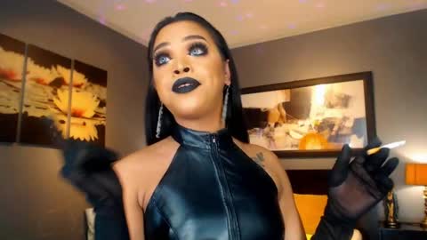 UrMajestyTyra online show from March 17, 6:04 am