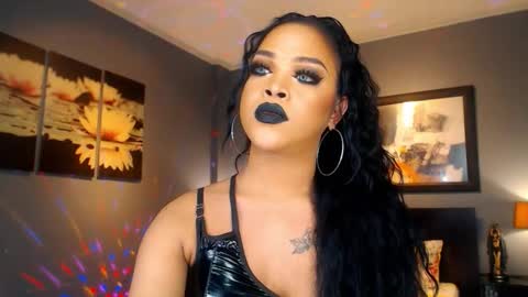 UrMajestyTyra online show from March 21, 6:37 am