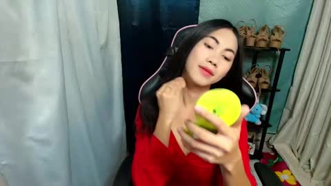 urpretty_mistake online show from March 10, 7:06 pm