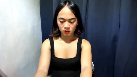 urslutty_mayie online show from November 15, 5:49 am