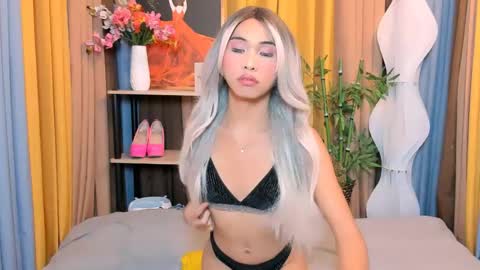 valentinadawson online show from May 2, 3:00 am