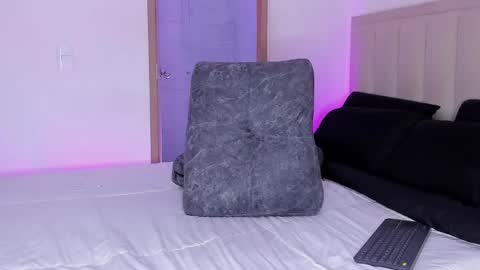 Valeria lewiis joness online show from February 23, 7:00 am