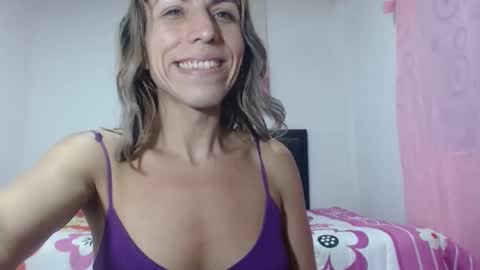 valerie_rousse online show from January 18, 1:45 am