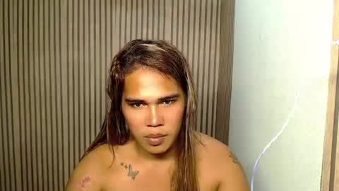Snapshot of vampy_ebony_laxine chatting on January 5, 2:41 pm vampy_ebony_laxine online show from January 5, 2:41 pm
