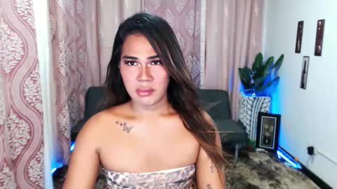 Snapshot of vampy_ebony_laxine chatting on September 14, 12:05 am vampy_ebony_laxine online show from September 14, 12:05 am
