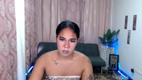 Snapshot of vampy_ebony_laxine chatting on September 16, 3:44 am vampy_ebony_laxine online show from September 16, 3:44 am