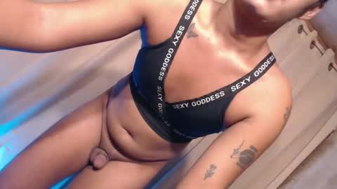 Snapshot of vampy_ebony_laxine chatting on October 16, 4:29 pm vampy_ebony_laxine online show from October 16, 4:29 pm