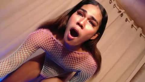 vampy_ebony_laxine online show from October 22, 5:31 am