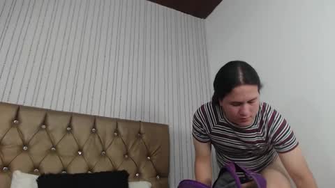 veneno hot online show from December 19, 1:40 pm