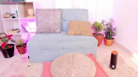 Victoria online show from April 1, 11:02 pm