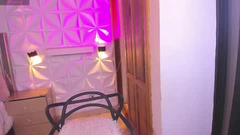 violett_divine online show from January 11, 3:24 am