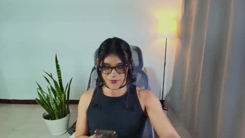 VittaaaPlease help me with your thumbs up its important  online show from October 25, 12:16 am