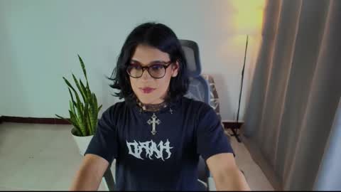 VittaaaPlease help me with your thumbs up its important  online show from January 15, 2:32 am