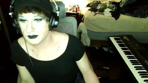 Countess of Hotdogs online show from November 20, 5:52 am