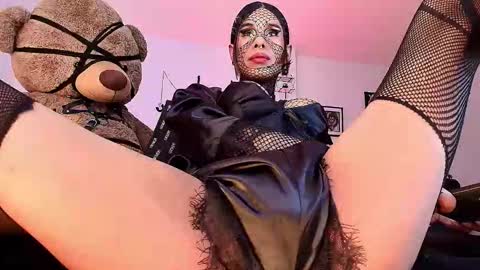 Dakota Tovar online show from March 18, 7:02 pm