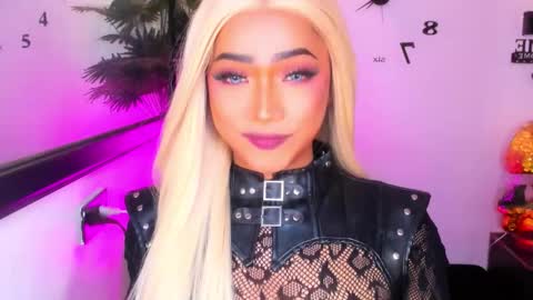 xxasian_goddessxx online show from March 21, 8:19 am