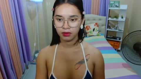 CHLOES ROOM online show from May 22, 6:20 am