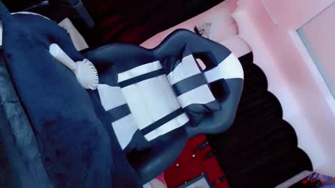 yarethrousss online show from February 12, 8:53 am