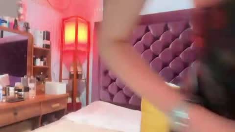 yessica online show from July 24, 11:35 pm