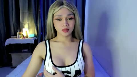 Snapshot of yonas_fucktoy chatting on October 21, 12:14 am yona online show from October 21, 12:14 am