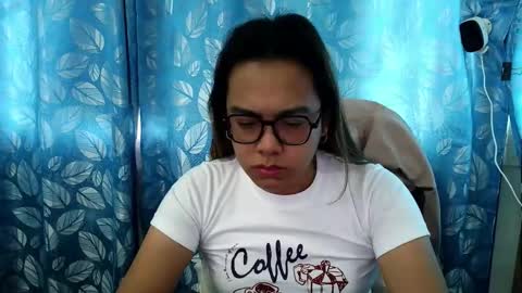 your_dreamgirlxxx69 online show from November 10, 5:30 am