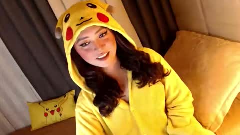 JEN  online show from March 23, 12:43 pm