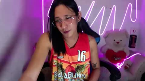 ASHLEY online show from April 15, 8:09 pm