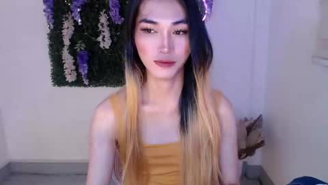 Snapshot of yoursexservice chatting on February 15, 1:11 am    online show from February 15, 1:11 am