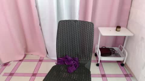 Snapshot of yoursweet_sandra chatting on October 14, 11:22 am MYSTERIOUS QUEEN online show from October 14, 11:22 am