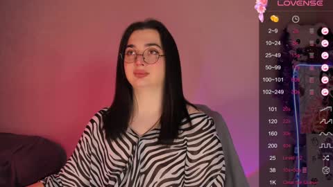 Ysabell online show from December 11, 9:57 am