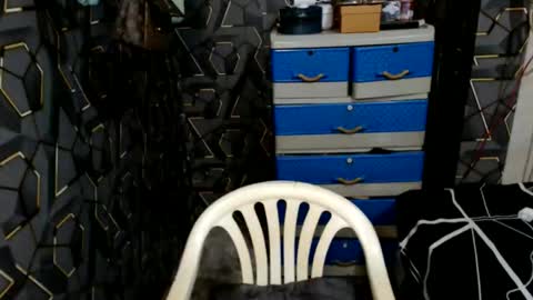 yumi online show from March 8, 1:03 pm