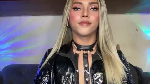 Miss Cali online show from October 24, 7:52 pm