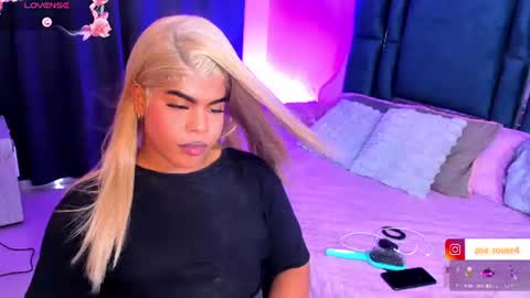 zoe_rosee4 online show from June 17, 11:17 pm