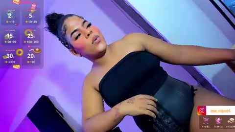 zoe_rosee4 online show from July 24, 3:49 am