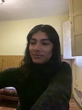 calliemaggotbone online show from April 9, 6:14 pm