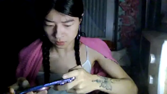 CarlyJoy online show from March 7, 4:02 pm