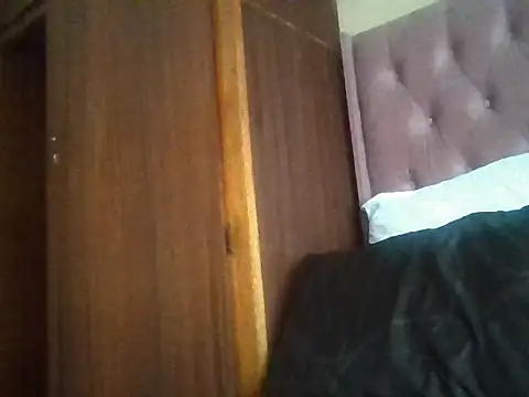 Snapshot of ShooingBunch chatting on October 6, 8:14 am ShooingBunch online show from October 6, 8:14 am