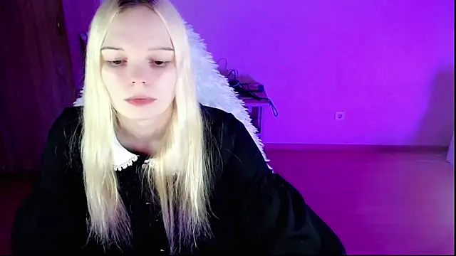 Snapshot of Emily_Nyaffee chatting on January 30, 10:09 pm Emily Nyaffee online show from January 30, 10:09 pm