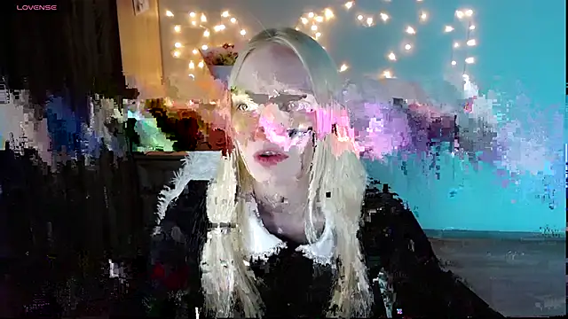 Snapshot of Emily_Nyaffee chatting on February 26, 11:04 pm Emily Nyaffee online show from February 26, 11:04 pm