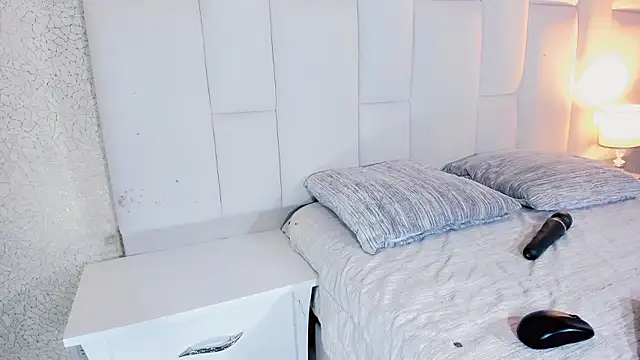 andrea alvarz online show from January 16, 4:43 am