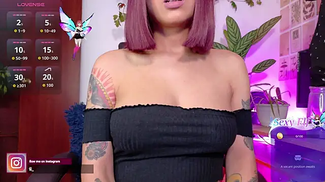 Yeriawaddell  online show from December 17, 12:05 am