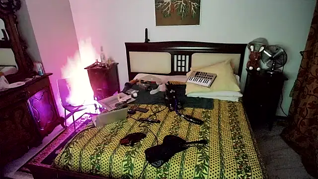 CharlotteVixxens online show from March 31, 11:18 pm