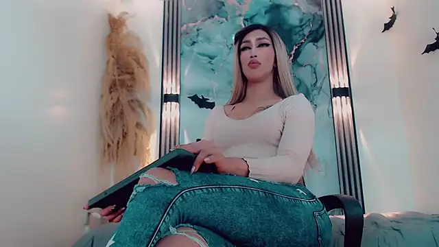 hilary rodriguez online show from October 24, 7:19 pm