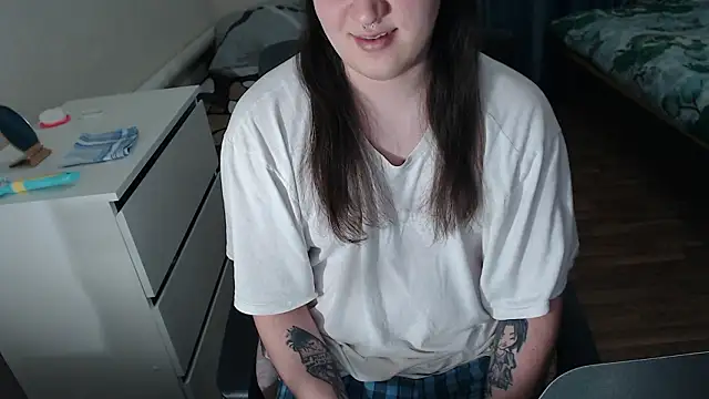 EvaMiron online show from February 4, 5:28 pm