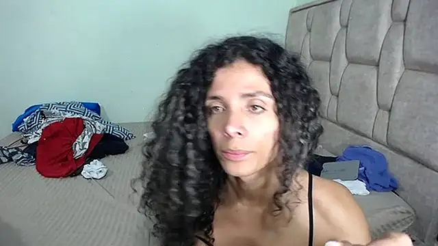 Snapshot of Nadia_Monroe chatting on January 5, 6:35 am Nadia Monroe online show from January 5, 6:35 am