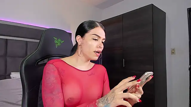 Emmilysantibanez online show from November 30, 2:30 pm