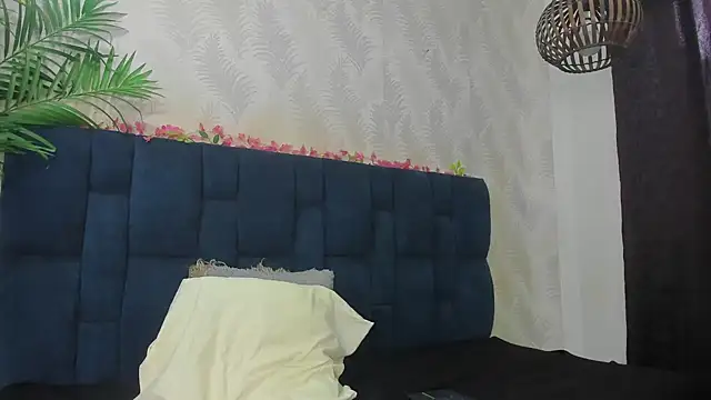 Ammy Connor1 online show from April 1, 8:39 pm