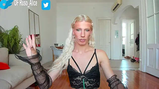 AliceSnowCatt online show from February 4, 7:11 pm