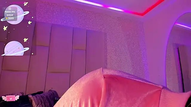 Summer walkerr online show from December 20, 12:27 pm