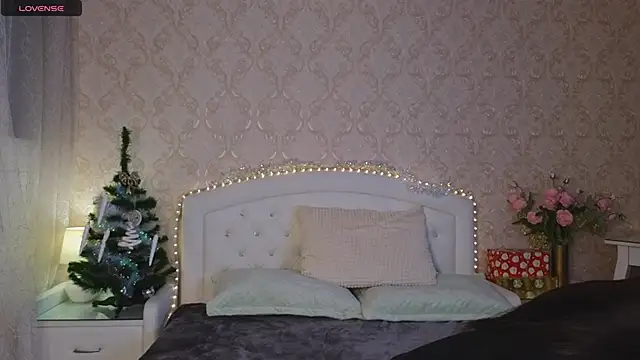 Kaia Sunshine Mia online show from December 29, 3:35 pm